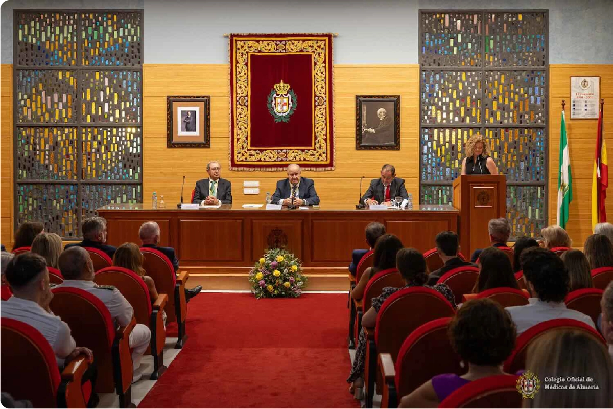 El Colegio de Médicos de Almería respalda plenamente las propuestas de Izquierda por Almería contra la precariedad y las jornadas inhumanas de los sanitarios