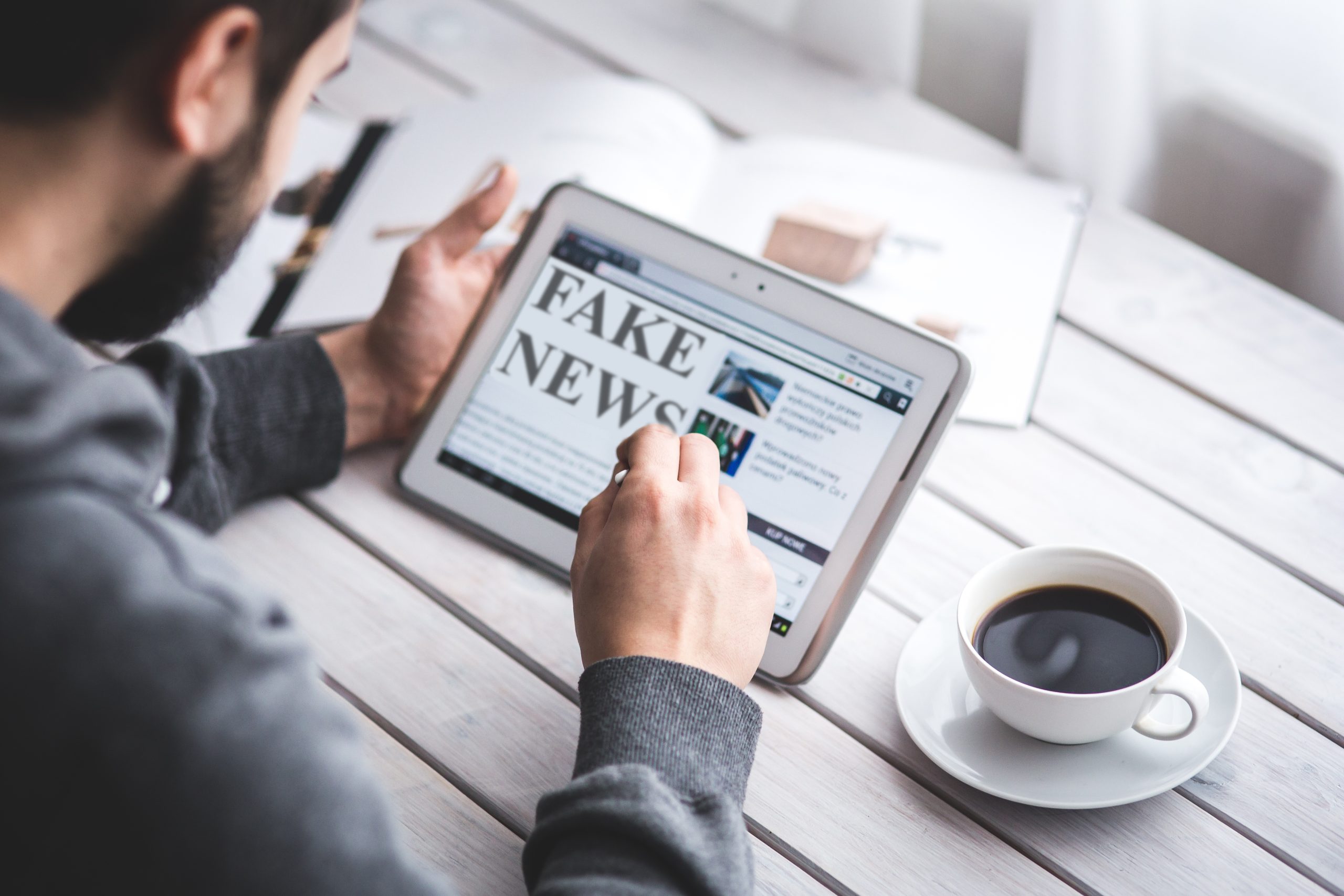 El nuevo salto de la desinformación: ‘internet muerto’, pseudomedios y falsas denuncias de ‘copyright’